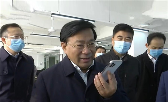 封一： 吉林省委副书记、省长韩俊光临瓦力游戏伊通供热_副本.jpg